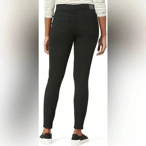 NWT Signature by Levi Strauss Pull-On Skinny Jeans - Picture 2 of 7